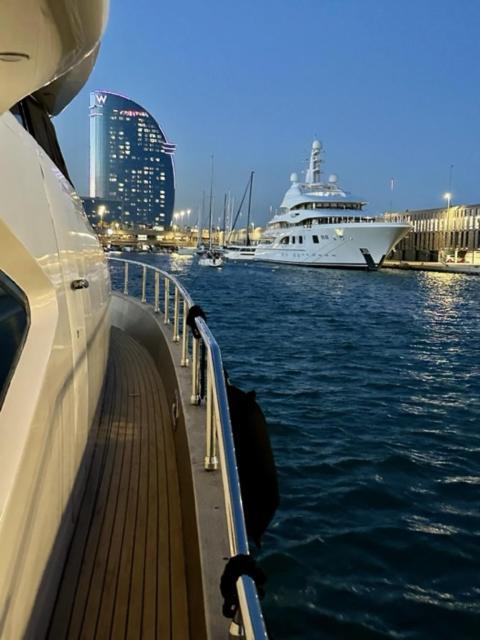 Hotel Motoryacht 21 Avec Equipage Barcelona Exterior foto